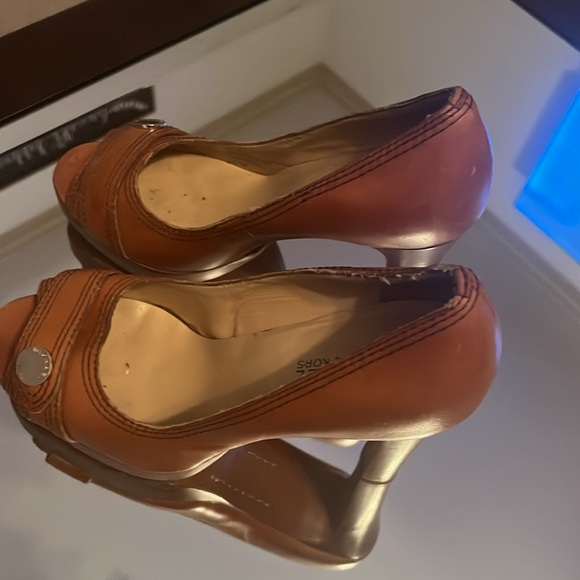 MICHAEL KORS LEATHER HEELS - Picture 4 of 9